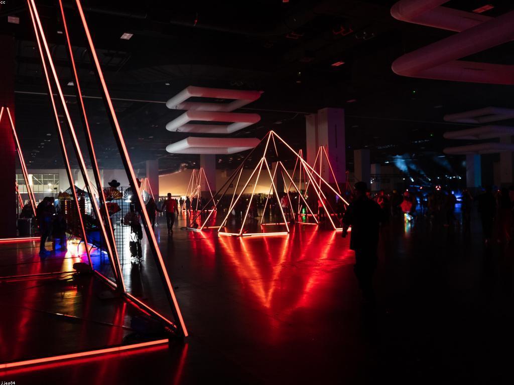 ការប្រកួត: ការពិពណ៌នានិងអត្ថន័យ